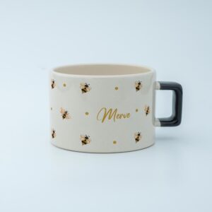 Arılı İsimli Fincan