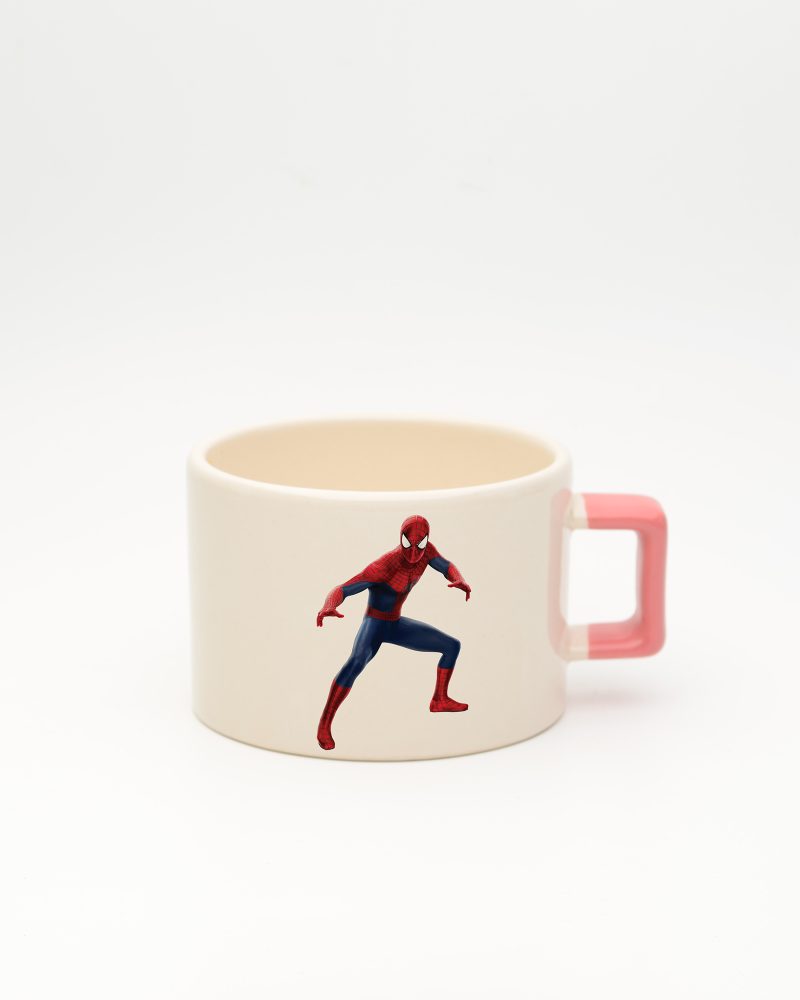 Pembe kulplu İsimli Spiderman Fincan 1, ön yüz