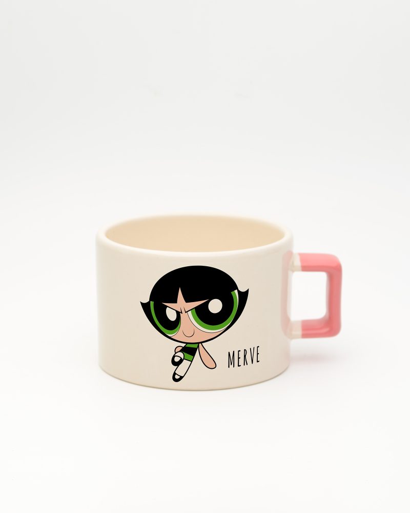 Pembe kulplu İsme Özel Buttercup Fincan, ön yüz