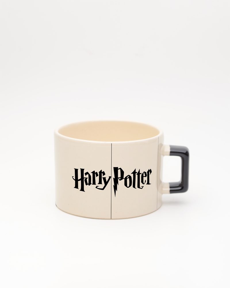 Siyah kulplu Harry Potter Silüet Fincan, ön yüz