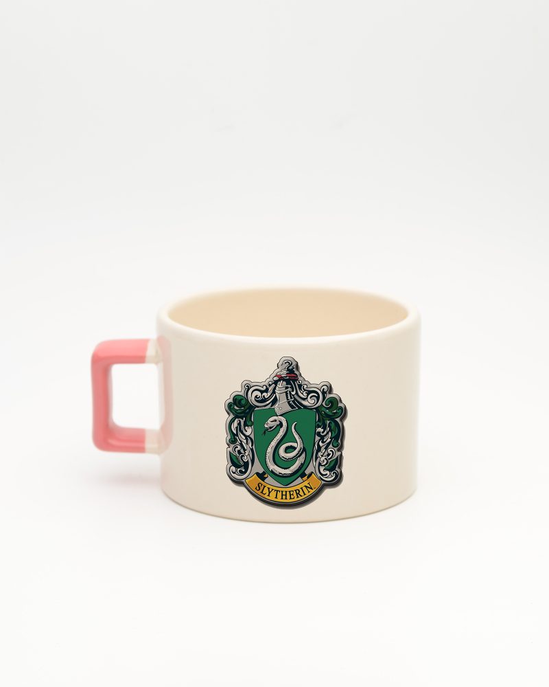 Pembe kulplu Slytherin İsimli Fincan, arka yüz