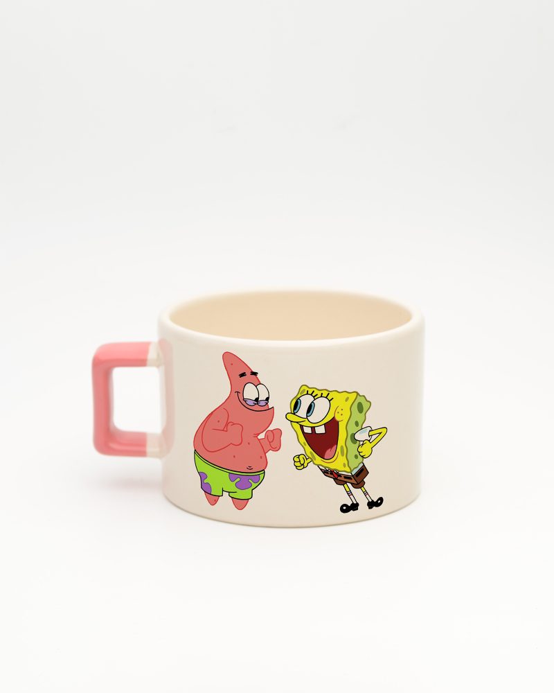 Pembe kulplu Süngerbob Patrick İsimli Fincan, arka yüz