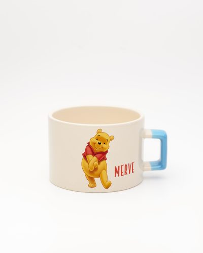 Mavi kulplu Winnie İsimli Fincan, ön yüz