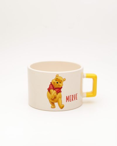 Sarı kulplu Winnie İsimli Fincan, ön yüz