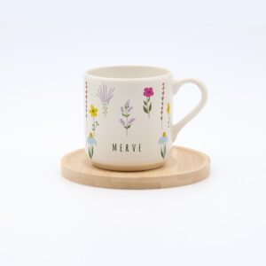 Yuvarlak Ahşap Tabaklı Karışık Çiçekli İsimli Fincan