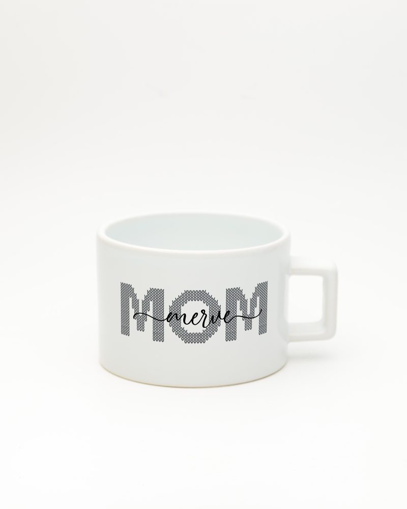 Beyaz Mom İsimli Fincan, ön yüz