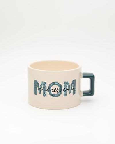 Koyu Yeşil kulplu Mom İsimli Fincan, ön yüz