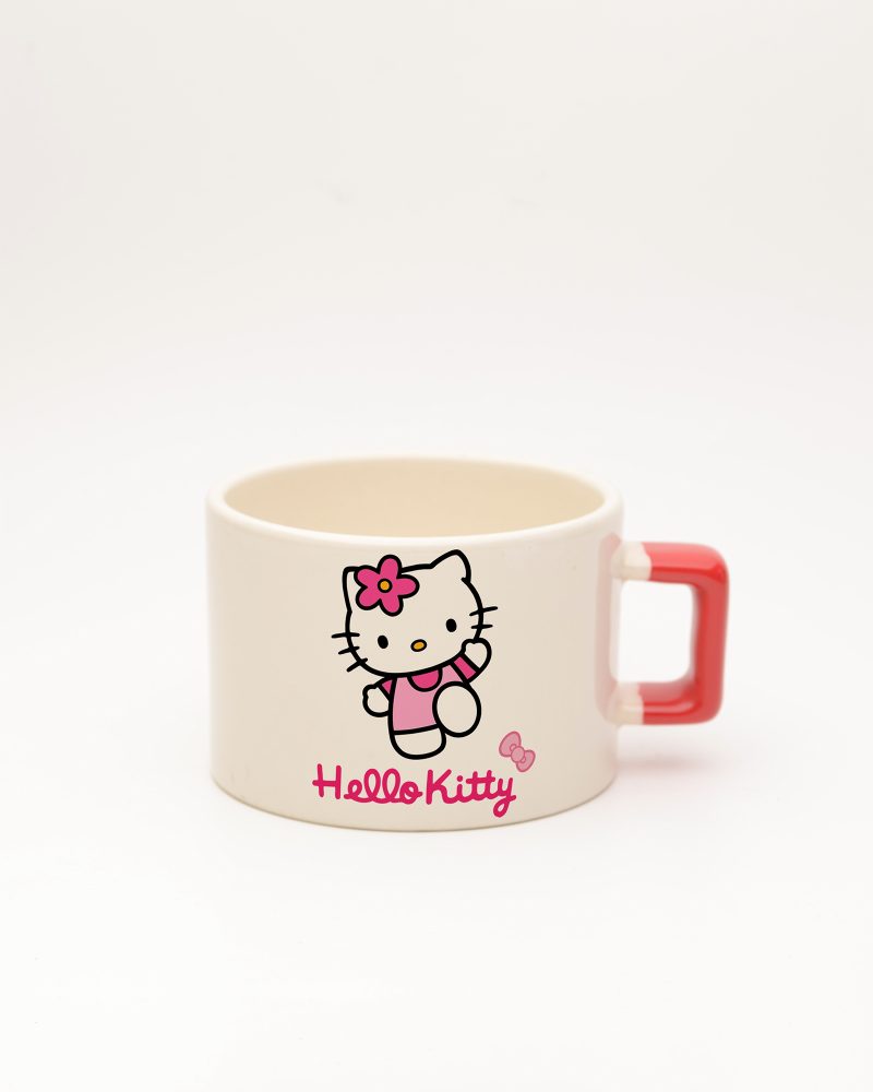 Kırmızı kulplu Hello Kitty İsimli Fincan, ön yüz