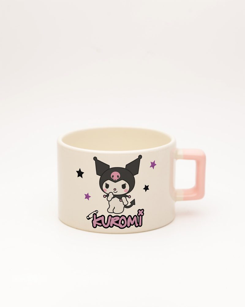 Toz Pembe kulplu Kuromi İsimli Fincan, ön yüz