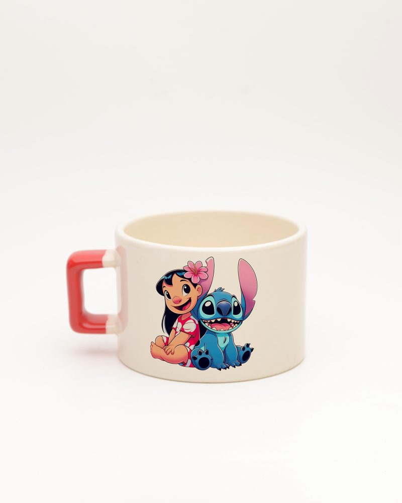 Kırmızı kulplu Stitch İsimli Fincan, arka yüz