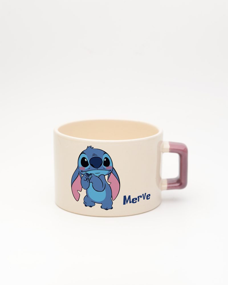 Mor kulplu Stitch İsimli Fincan, ön yüz
