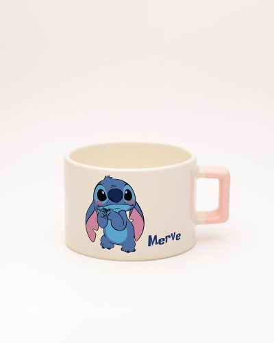 Toz Pembe kulplu Stitch İsimli Fincan, ön yüz