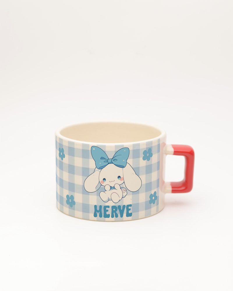 Kırmızı kulplu Cinnamoroll İsimli Karekulp Fincan, ön yüz