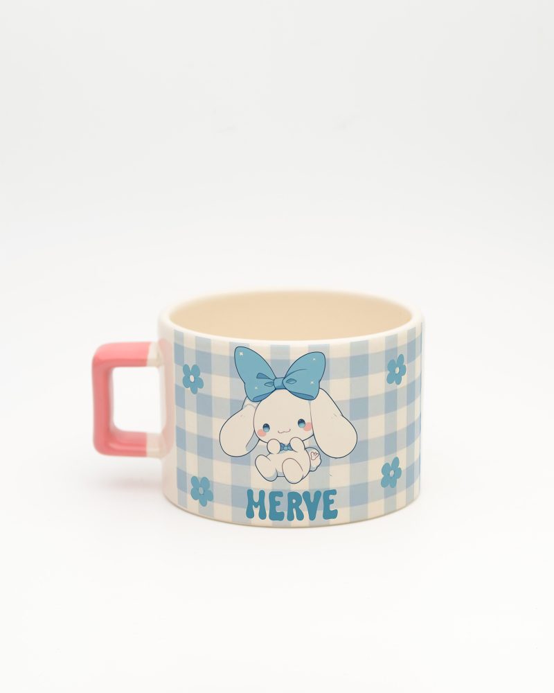 Pembe kulplu Cinnamoroll İsimli Karekulp Fincan, arka yüz