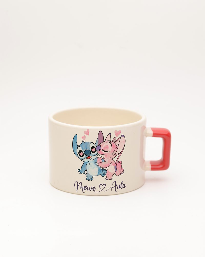Kırmızı kulplu Stitch & Angel İsimli Fincan, ön yüz