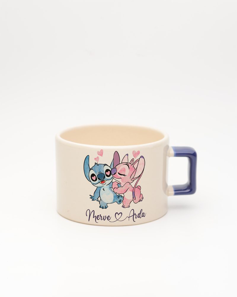 Lacivert kulplu Stitch & Angel İsimli Fincan, ön yüz