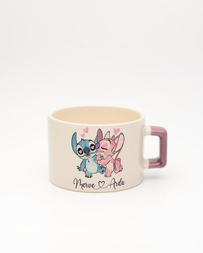 Mor kulplu Stitch & Angel İsimli Fincan, ön yüz