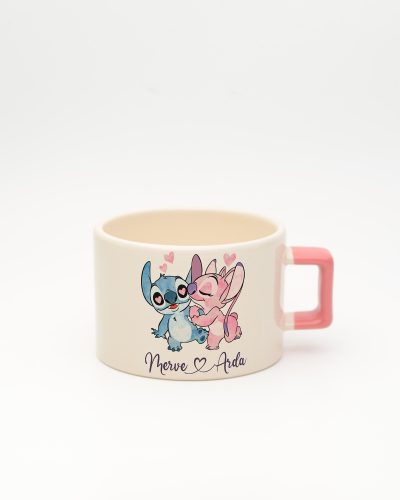 Pembe kulplu Stitch & Angel İsimli Fincan, ön yüz