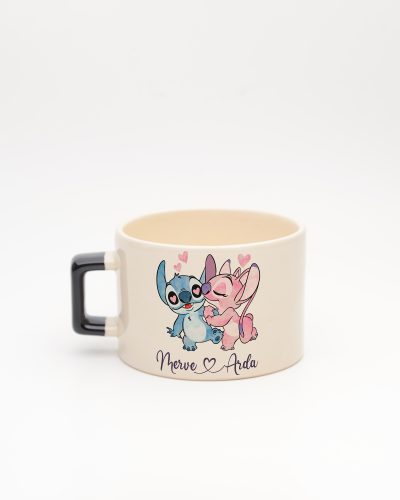 Siyah kulplu Stitch & Angel İsimli Fincan, arka yüz