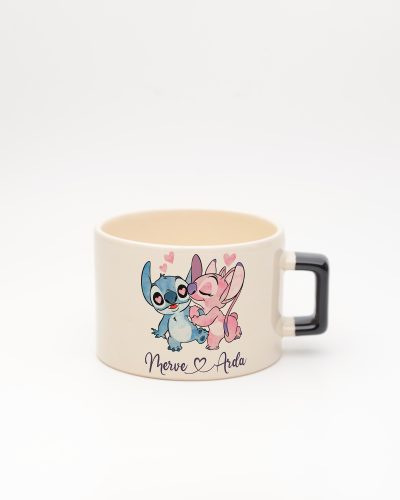 Siyah kulplu Stitch & Angel İsimli Fincan, ön yüz