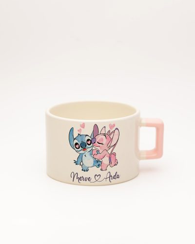 Toz Pembe kulplu Stitch & Angel İsimli Fincan, ön yüz