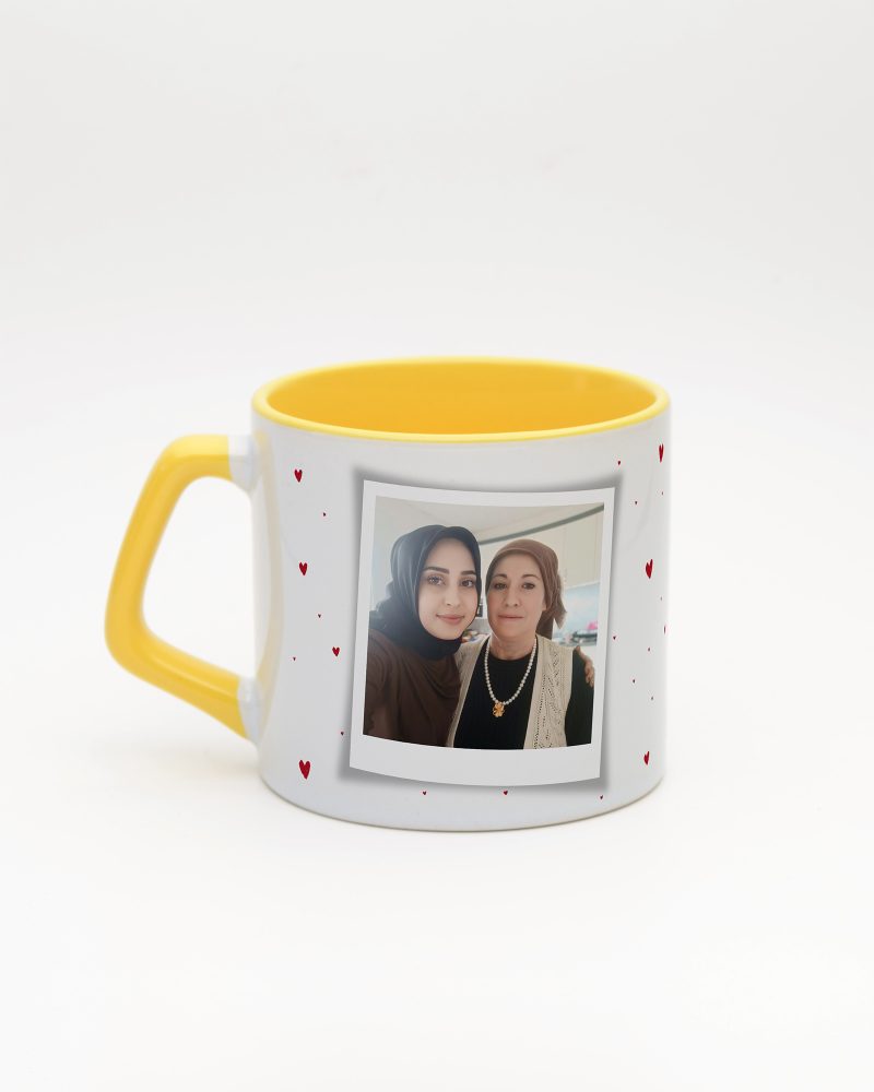 Sarı kulplu ve içi sarı Fotoğraflı İsimli Anne Moka Kupa, arka yüz