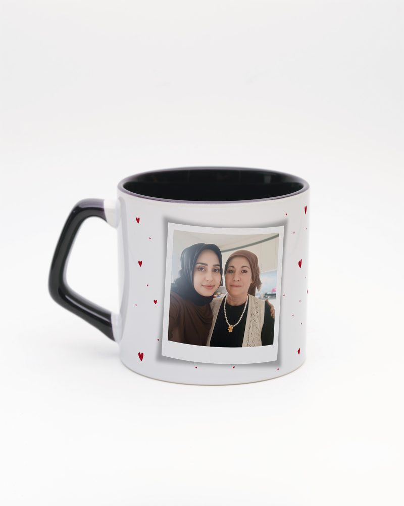 Siyah kulplu ve içi siyah Fotoğraflı İsimli Anne Moka Kupa, arka yüz