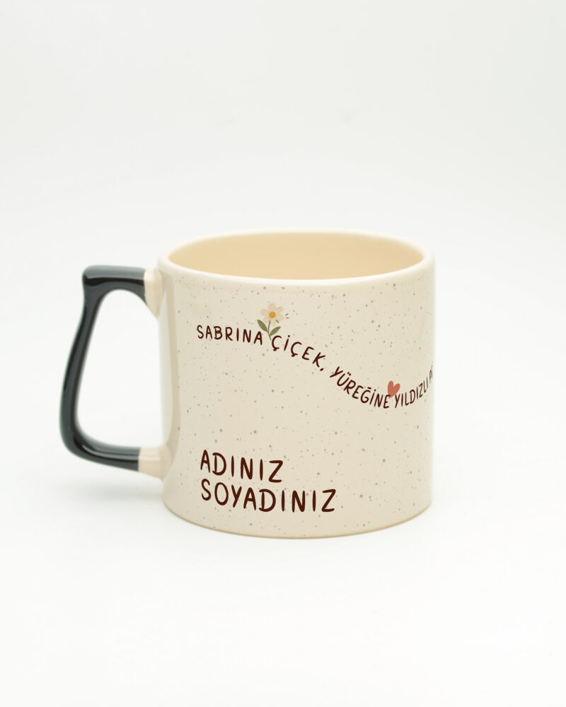 Siyah kulplu Yıldızlı Pekiyi İsimli Gala Kupa, arka yüz (kulp solda)